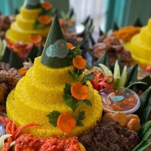 nasi-tumpeng