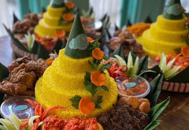 nasi-tumpeng